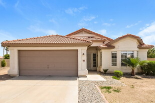 633 S Bonito Ct in Gilbert, AZ - Building Photo