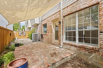 2005 Kidwell St in Dallas, TX - Building Photo - Building Photo