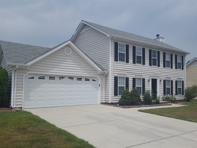 1017 Flintwood Ct in High Point, NC - Building Photo - Building Photo