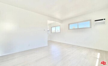 8819 Reading Ave in Los Angeles, CA - Building Photo - Building Photo