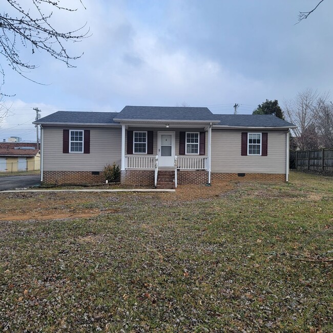 property at 1616 Linda Ave