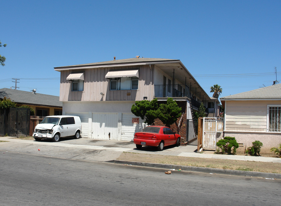 1834 Pine in Long Beach, CA - Foto de edificio