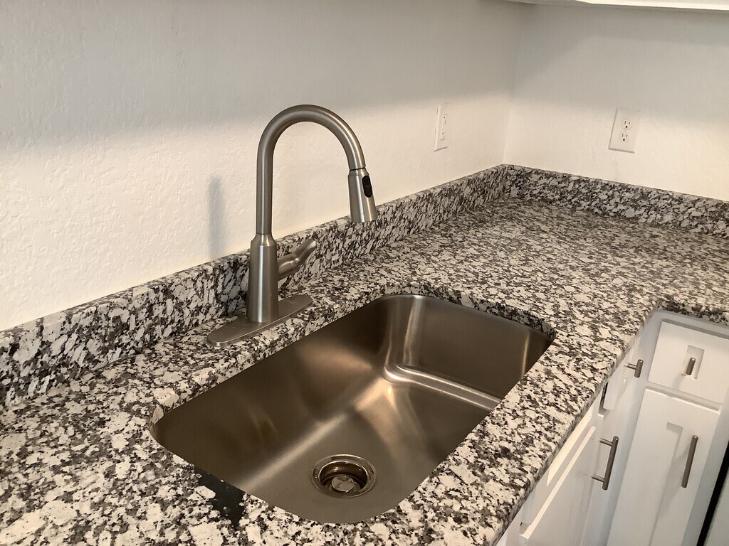 Villa De Leon Apartments in El Paso, TX