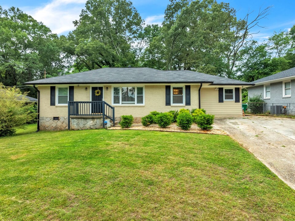 2609 Glenvalley Dr in Decatur, GA - Building Photo