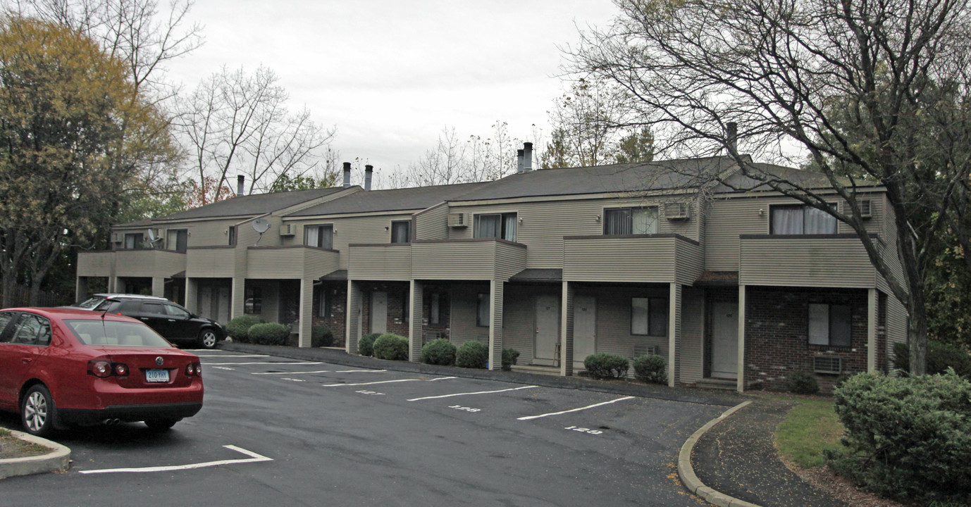 Spring Ridge in Danbury, CT - Building Photo