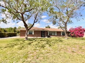 32 Sanford Ave in Debary, FL - Building Photo - Building Photo