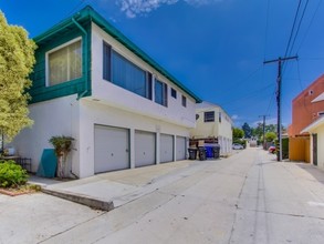 3726 Ingraham St in San Diego, CA - Building Photo - Building Photo