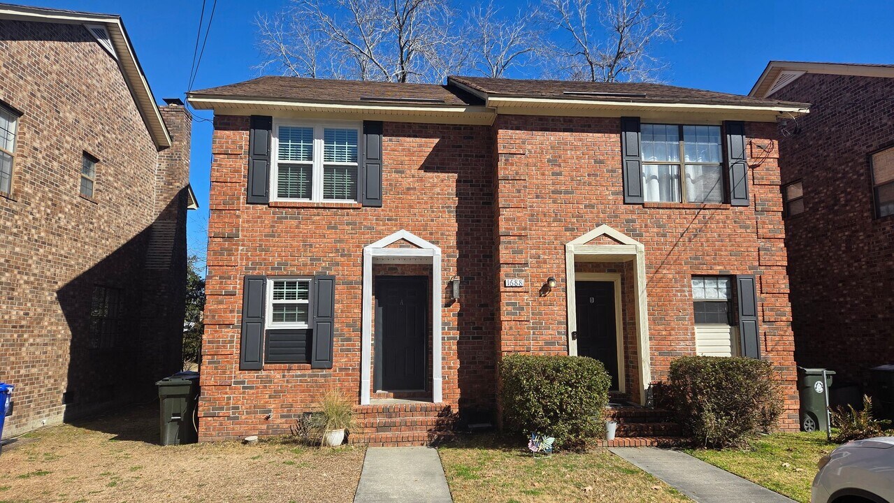 1688 Pearlott St in Charleston, SC - Building Photo