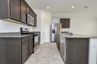 7519 Fierce Friesian Ln in Iowa Colony, TX - Building Photo - Building Photo