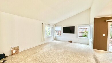 7629 Rustico Dr in Carlsbad, CA - Building Photo - Building Photo