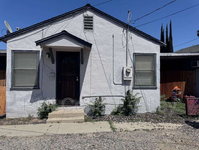 property at 1112 Barberry Ln