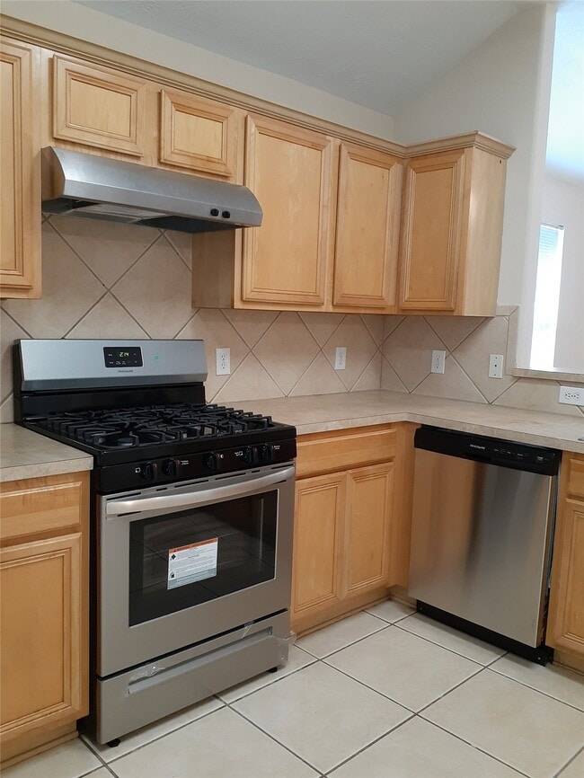 property at 16914 Great Oaks Glen Dr