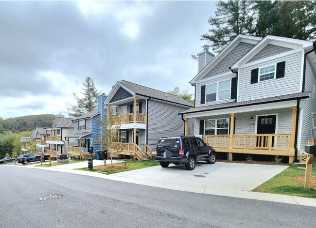 Hampton Estates Townhomes