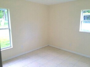 14640 10th St in Dade City, FL - Building Photo - Building Photo