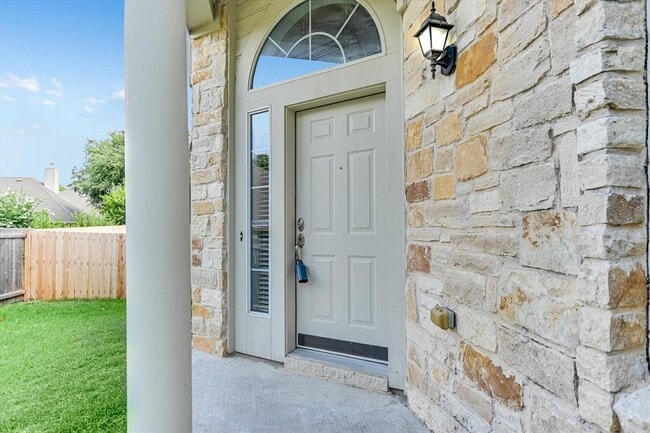 670 Cullen Blvd in Buda, TX - Building Photo - Building Photo