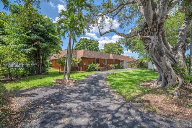 470 NE 113th St in Miami, FL - Building Photo - Building Photo