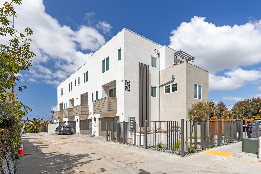 928 30th St in San Diego, CA - Building Photo