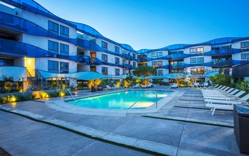 Waves MDR Apartments in Marina Del Rey, CA - Foto de edificio - Building Photo