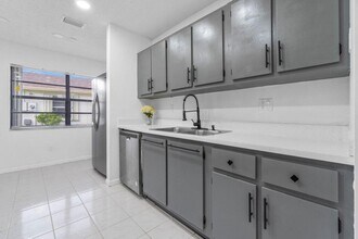 1620 Granfern Ave in West Palm Beach, FL - Building Photo - Building Photo