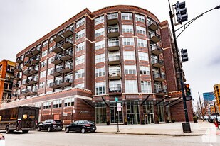 1000 W Adams St, Unit # 0314 in Chicago, IL - Building Photo