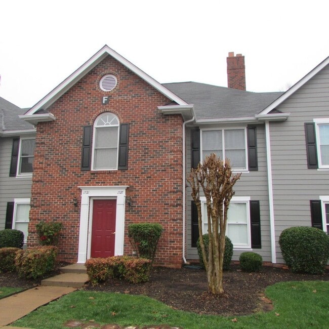 1727 Robinwood Rd in Gastonia, NC - Building Photo - Building Photo