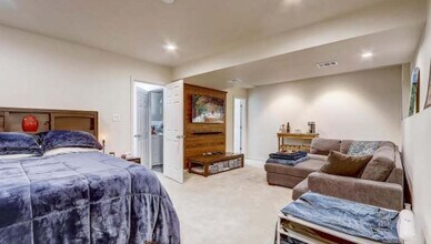 5101 Wiley St in Riverdale, MD - Foto de edificio - Building Photo