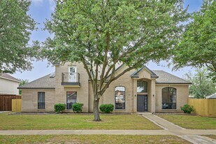 2735 Water Oak Dr in Grand Prairie, TX - Building Photo