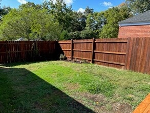 215 Carson Ln in Bristol, TN - Building Photo - Building Photo