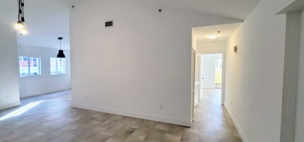 201 NW 7th St, Unit 401 in Miami, FL - Building Photo - Building Photo