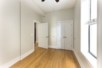 2009 W Cortez St, Unit 13 in Chicago, IL - Building Photo - Building Photo
