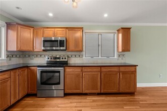 876 Bullocks Point Ave in East Providence, RI - Building Photo - Building Photo