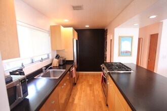 2112 Lake Shore Ave in Los Angeles, CA - Foto de edificio - Building Photo