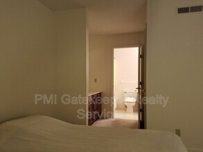 10555 Montgomery Rd in Montgomery, OH - Building Photo - Building Photo