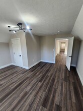 1565 Hopkins Ave in Lakewood, OH - Foto de edificio - Building Photo