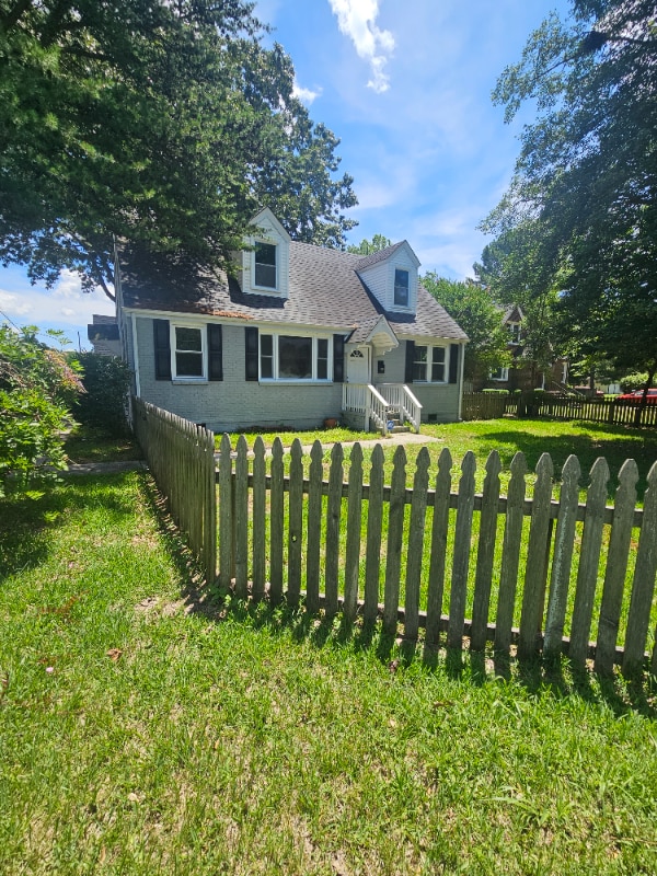 property at 2701 Bainbridge Blvd