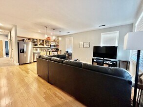 4463 Rainbow Blvd in Kansas City, KS - Building Photo - Building Photo