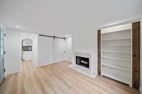 2118 3rd St, Unit 2118 and a half in Santa Monica, CA - Building Photo - Building Photo