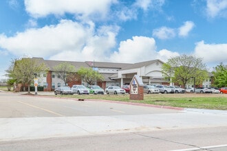 Heritage Landing Senior Apartments in Tulsa, OK - Building Photo - Building Photo