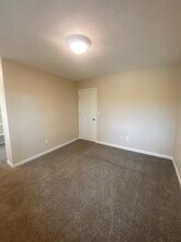 10040 Gebhart Dr in Anchorage, AK - Building Photo - Building Photo