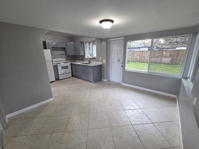 5720 Cleveland St in Hollywood, FL - Building Photo - Building Photo