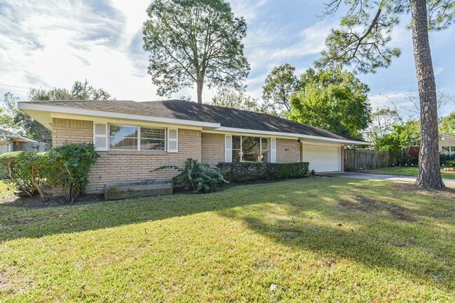 property at 5511 Kinglet St