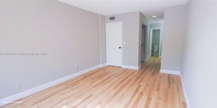 6500 Cypress Rd, Unit 211 in Plantation, FL - Building Photo - Building Photo