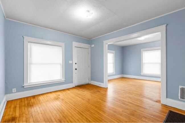 35 Auburn Ave in Utica, NY - Building Photo - Building Photo