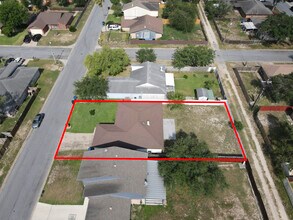 1517 Robin Ave in McAllen, TX - Building Photo - Building Photo