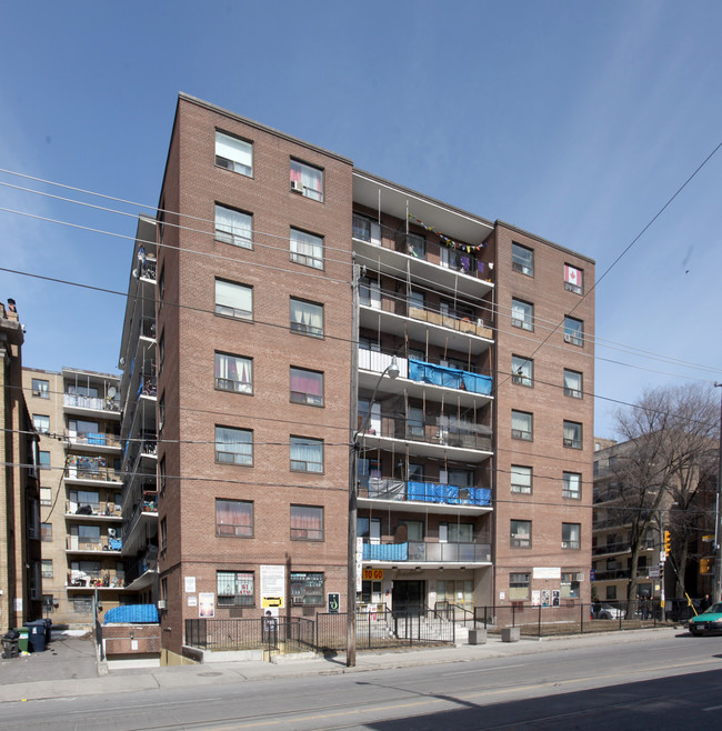 Grandview Apartments in Toronto, ON - Building Photo - Building Photo