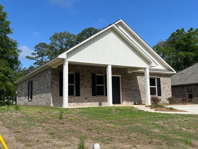 701 George Ave in Tupelo, MS - Foto de edificio - Building Photo