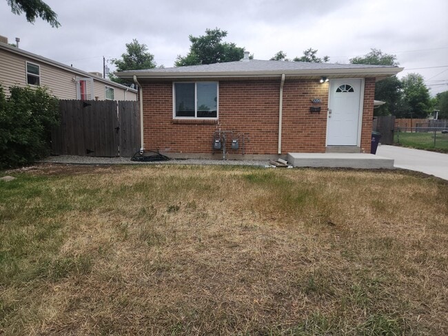 property at 3250 W Custer Pl