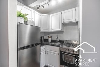 1140 N La Salle Dr, Unit 707 in Chicago, IL - Foto de edificio - Building Photo