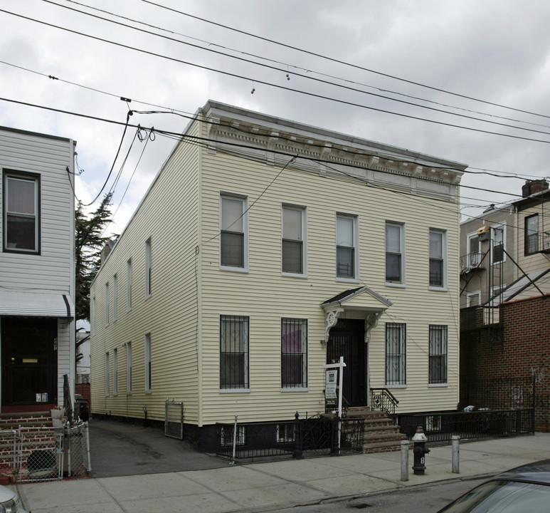 471 Grant Ave in Brooklyn, NY - Building Photo