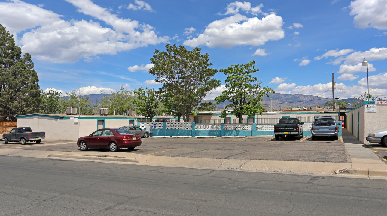 720-728 Truman St NE in Albuquerque, NM - Foto de edificio